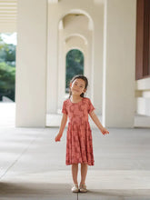 Pocket Dress in Mauve Hibiscus