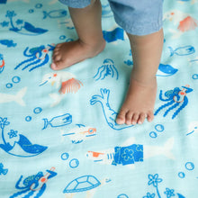 Reef Rascals Hawaiian Bamboo and Cotton blend Quilt