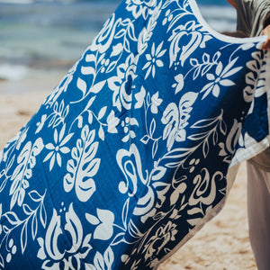 Vintage Pareo Hawaiian Bamboo and Cotton blend Throw Blanket