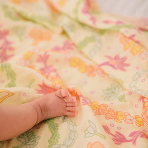 Lei Day in Sand Hawaiian Aloha Theme Bamboo Cotton blend Blanket