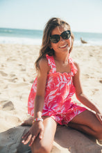 Escape Set in Hot Coral