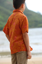 Maverick Button Up in Pua Pa'ina